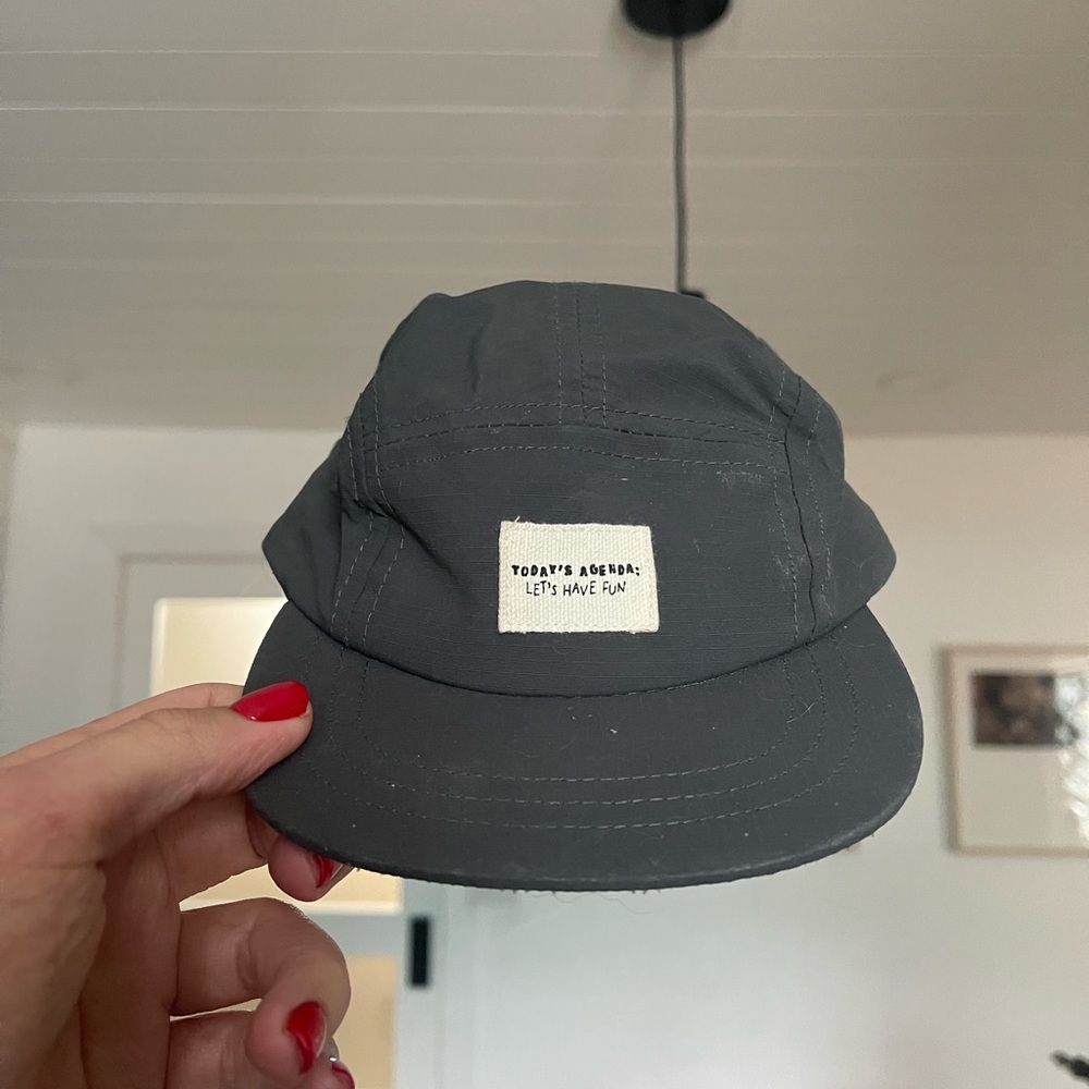 H&M infant 5 panel hat